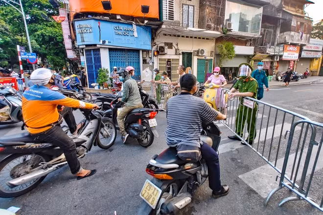Bí thư Thành ủy Hà Nội Đinh Tiến Dũng: Còn sơ hở trong tổ chức thực hiện giãn cách xã hội -0