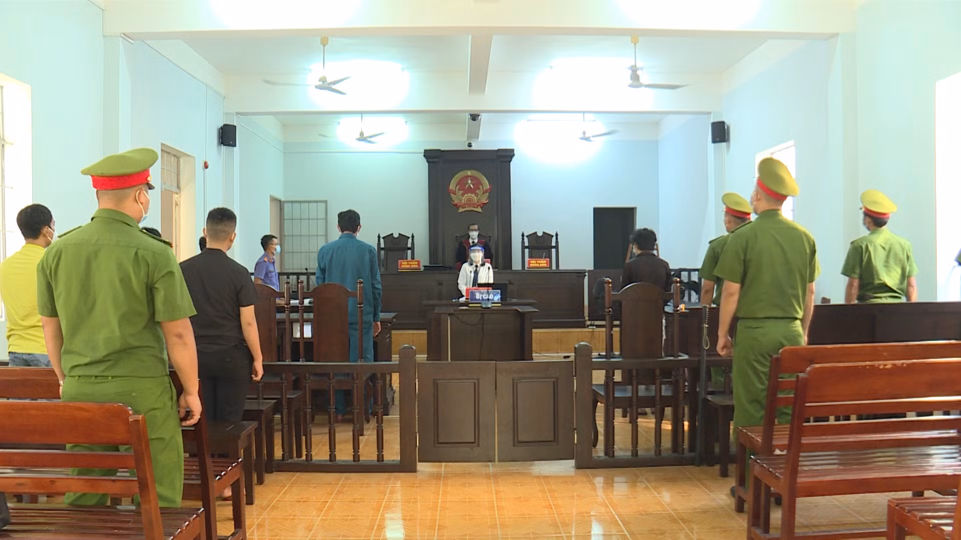  Đối tượng chống người thi hành công vụ lãnh án -0