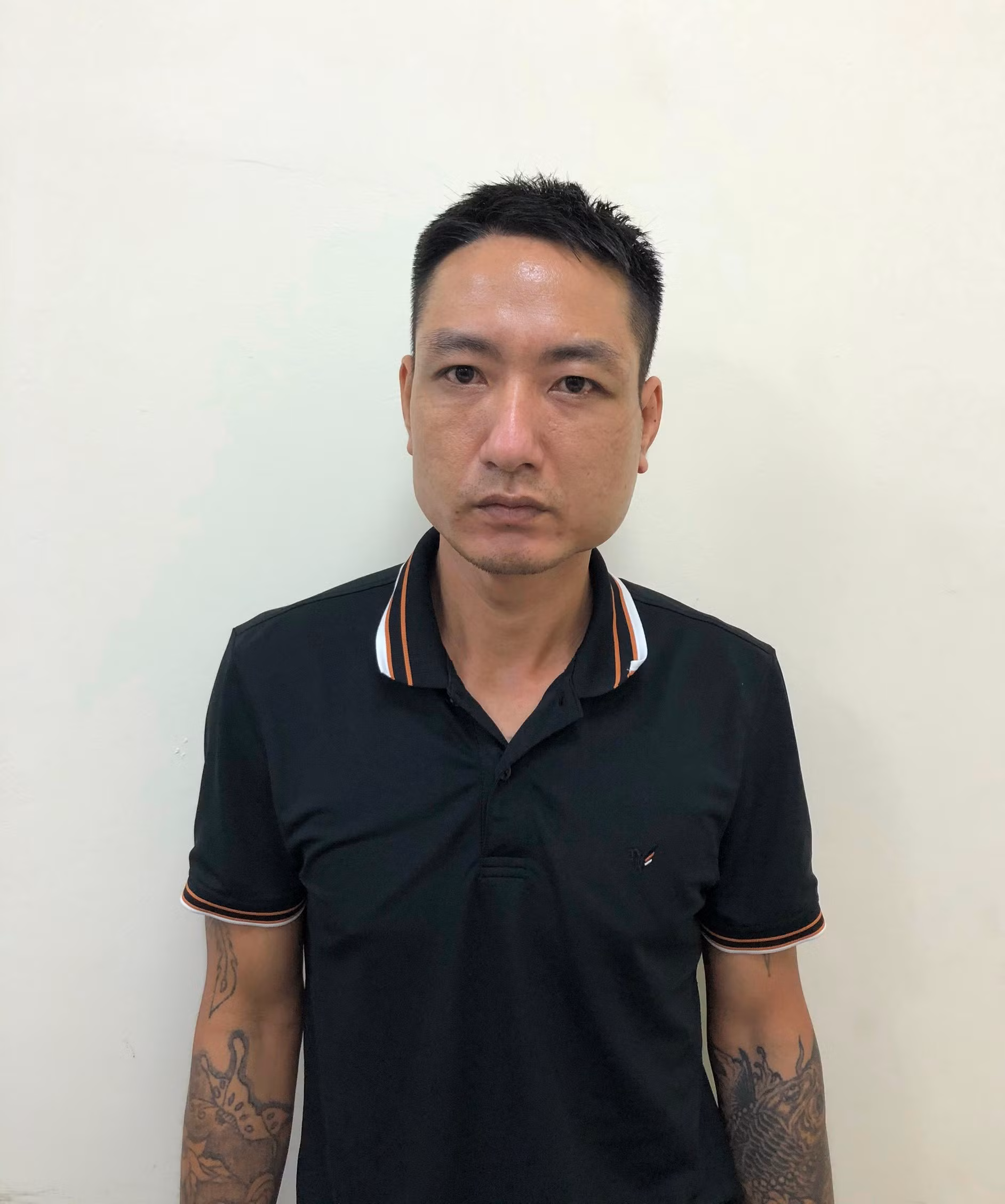 Vừa ra tù tiếp tục cướp giật điện thoại để có tiền chơi ma túy -0