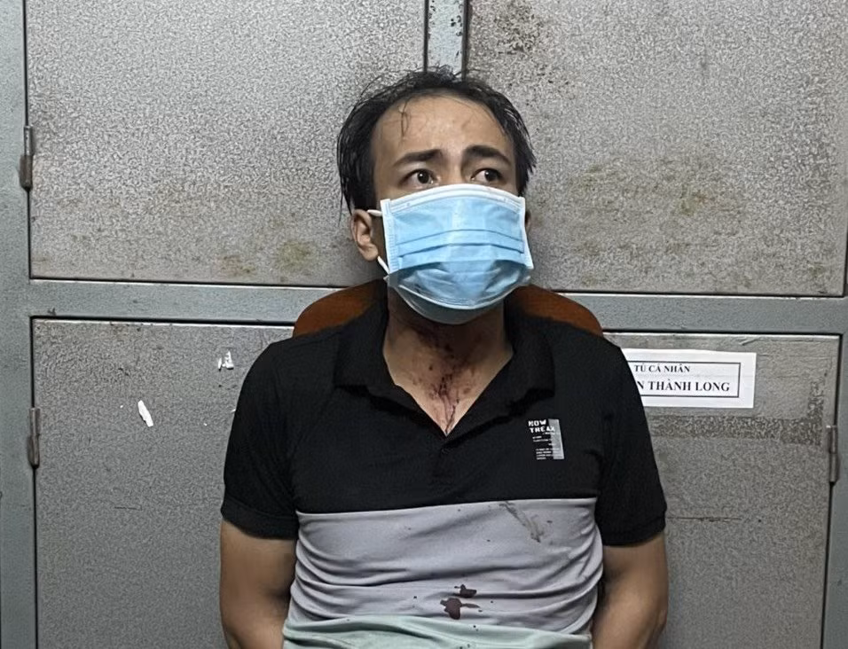 Đang thực hiện cách ly vẫn qua khu nhà trọ đâm chết bạn gái vì bị dọa chia tay -0