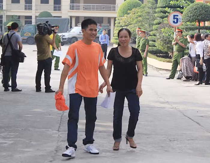 Sẽ đưa người được đặc xá về nơi cư trú an toàn -0