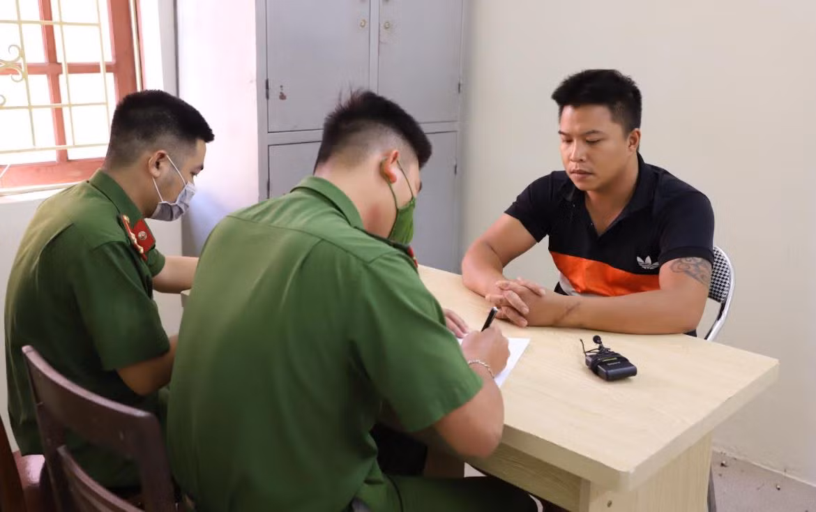 Kẻ giết người trong bữa ăn đêm tự thú sau 4 giờ gây án -0