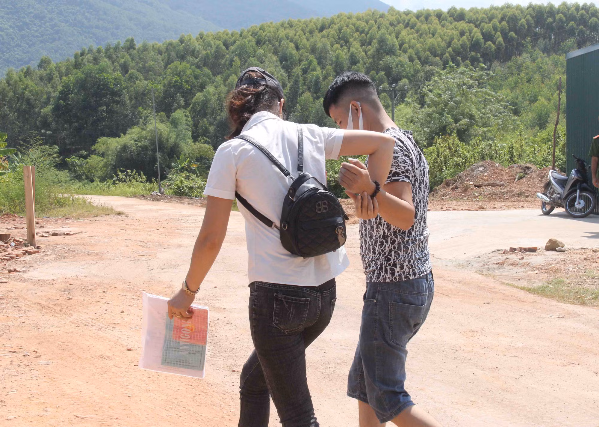 vq đoàn tụ 1.jpg -2