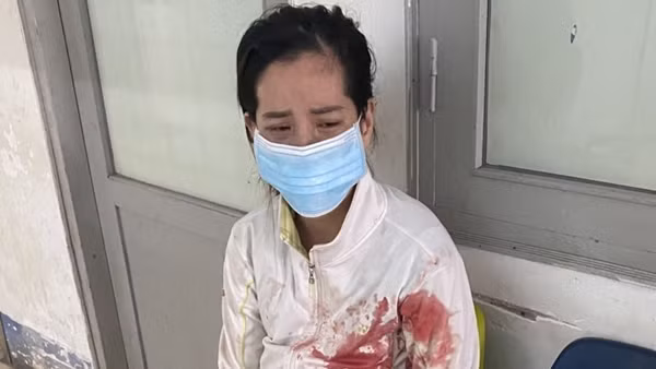 Mâu thuẫn trong sinh hoạt, vợ đâm chồng "hờ" tử vong