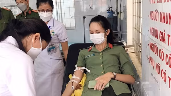 Công an huyện Buôn Đôn vận động hỗ trợ gia đình bé gái bị đuối nước ảnh 3