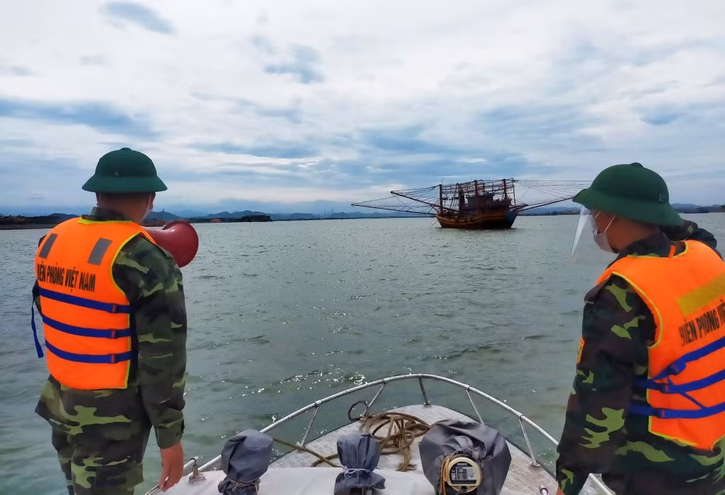 Quảng Bình triển khai quyết liệt “mục tiêu kép” vừa chống dịch vừa chống bão Conson -0