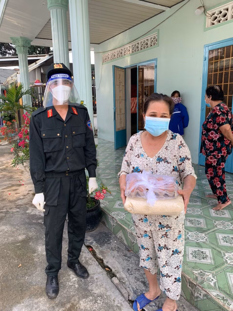 Bình Dương triển khai trao hơn 100.000 phần quà đại đoàn kết -0