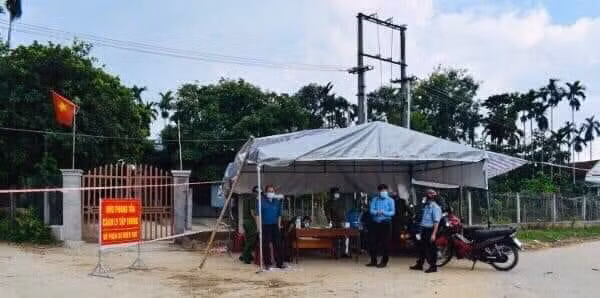 Dịch COVID-19 diễn biến phức tạp trong khu công nghiệp và các khu dân cư tại Quảng Ngãi -1