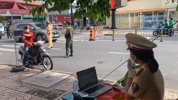 Tăng cường “phạt nguội” qua hệ thống camera giám sát giao thông ảnh 3