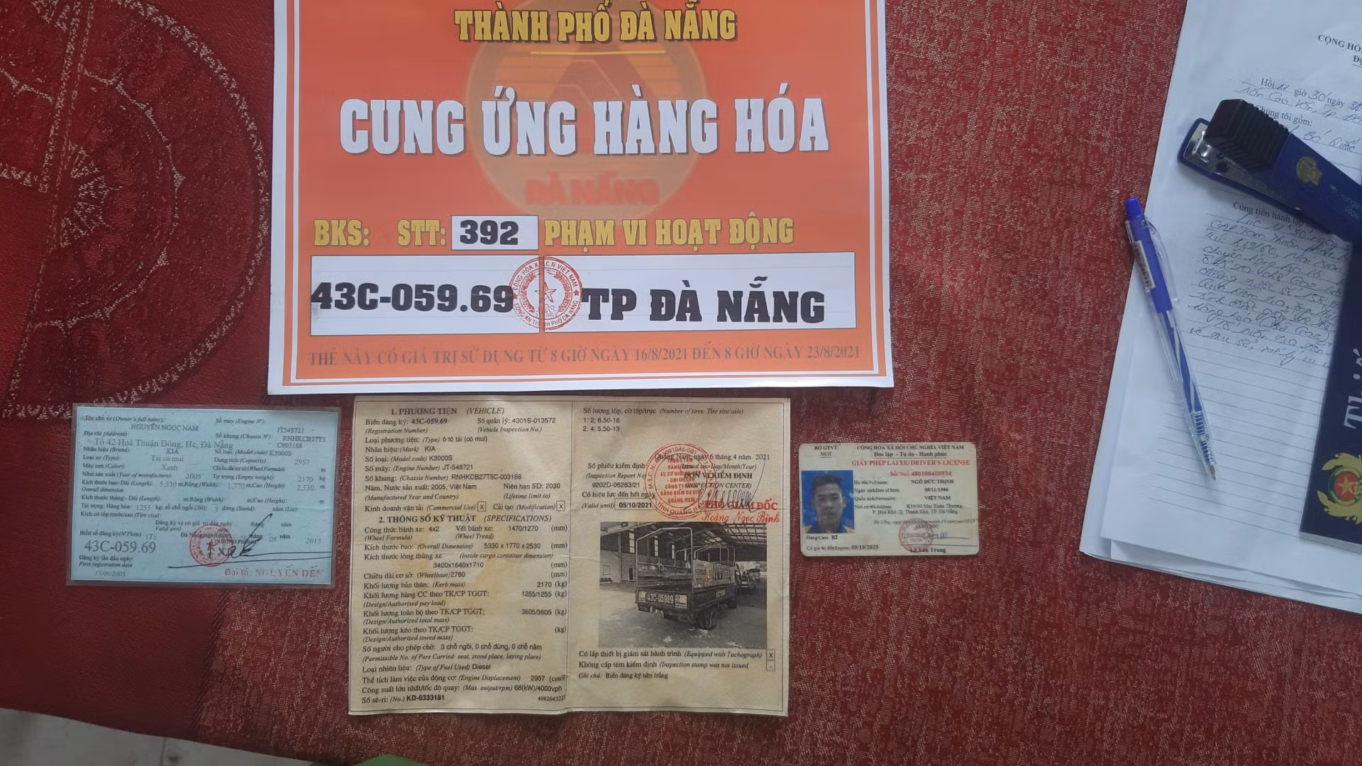 Lạm dụng giấy đi đường để làm “shipper” nhận phạt nặng -0