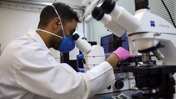 Không tiêm vaccine, Tổng thống Brazil bị từ chối vào sân xem bóng đá ảnh 2