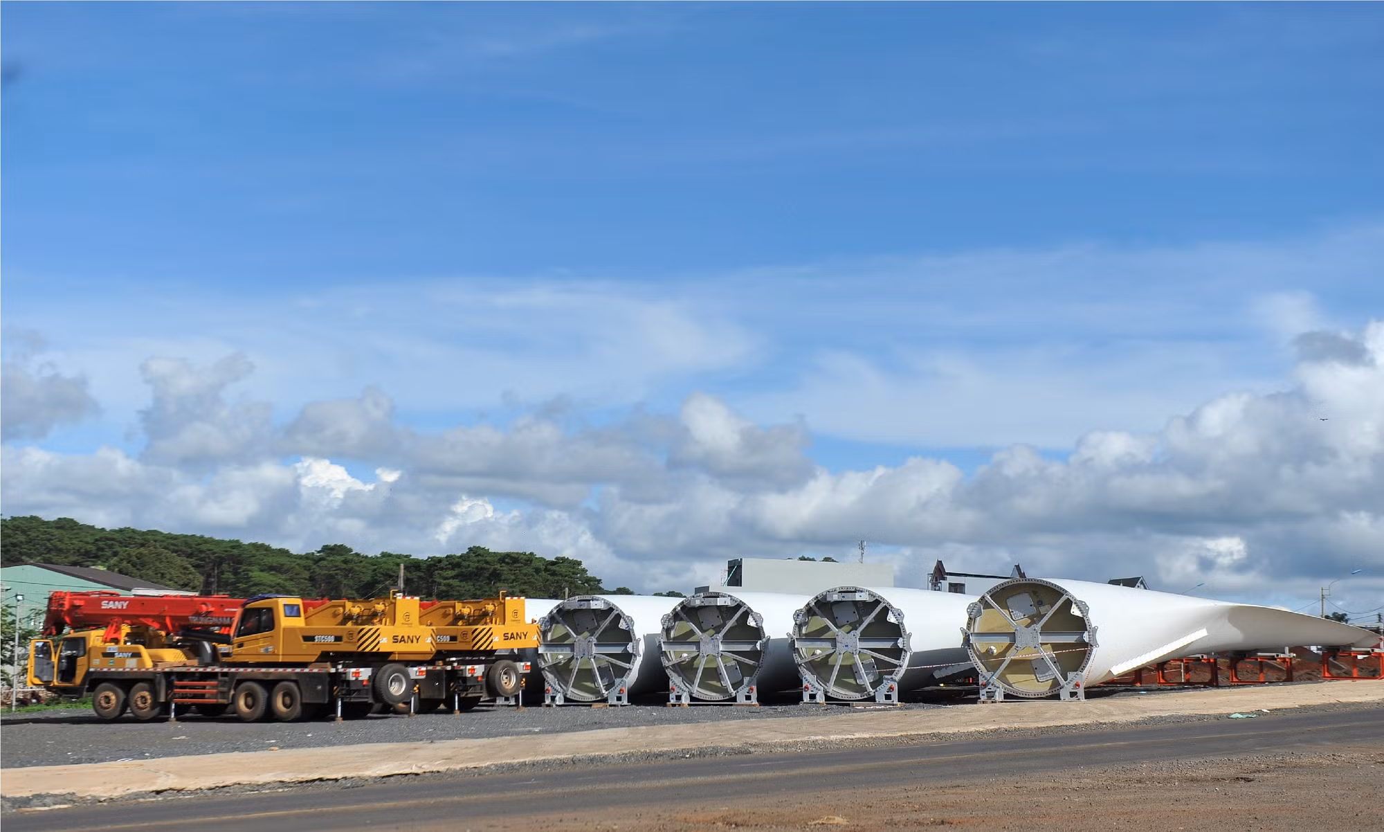 Hai chuyên gia điện gió đến Đắk Lắk dương tính với SARS-CoV-2 -0