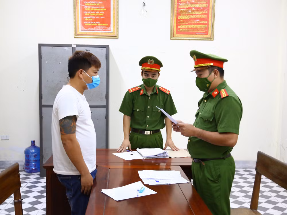 Khởi tố bắt giam đối tượng “Chống người thi hành công vụ” ở chốt kiểm soát COVID-19 -0