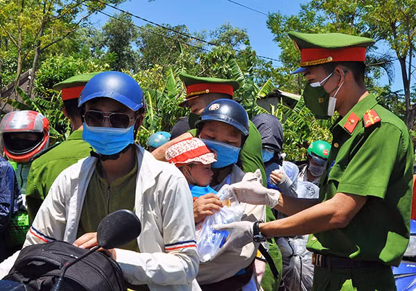 Đẩy mạnh phong trào toàn dân bảo vệ an ninh Tổ quốc, góp phần chiến thắng đại dịch COVID-19 -0