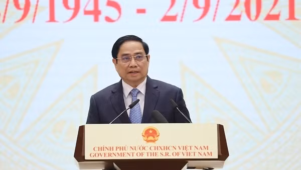 Lực lượng Công an luôn đồng hành cùng người dân đẩy lùi dịch bệnh ảnh 3