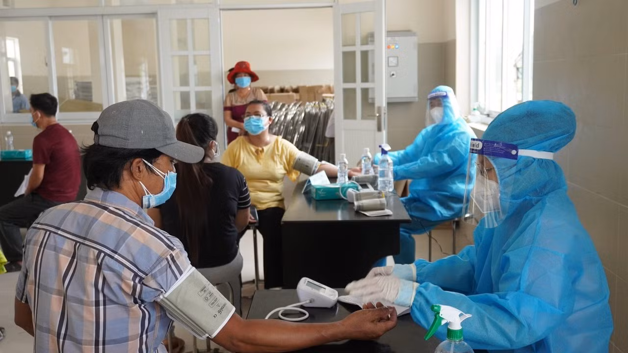 Bình Dương cho phép người dân tiêm 1 mũi vaccine&nbsp;sau 14 ngày được ra đường. -0