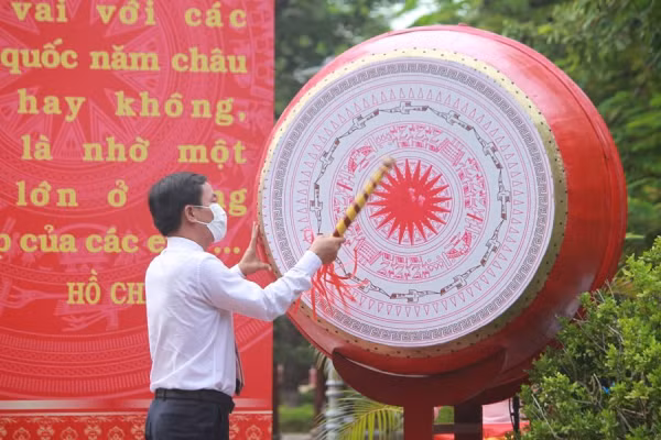 Lễ khai giảng đặc biệt giữa mùa dịch của học sinh cả nước -0