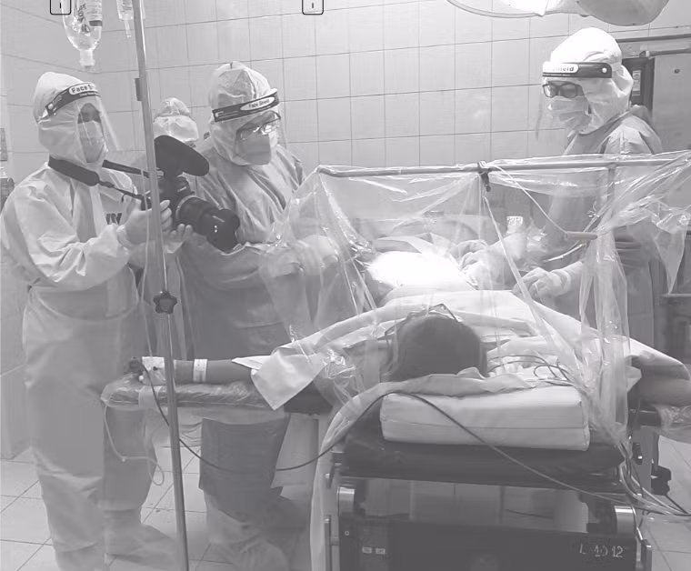 Phim tài liệu về cuộc chiến chống COVID-19 “Ranh giới”: Chân thực, khốc liệt, xúc động và ám ảnh -0