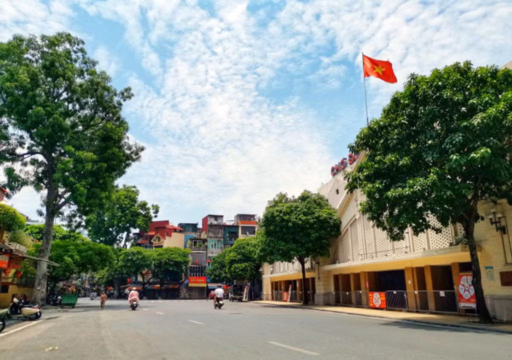 Miền Bắc nắng gián đoạn, mưa giông về chiều và tối -0
