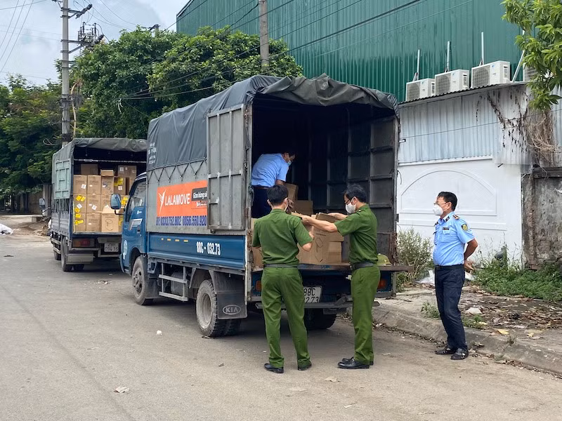 Phát hiện xe “luồng xanh” vận chuyển máy tạo oxy không đảm bảo chất lượng -0