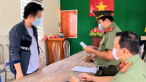 Chủ Facebook “Nhạc Sống Cần Thơ” bị xử phạt