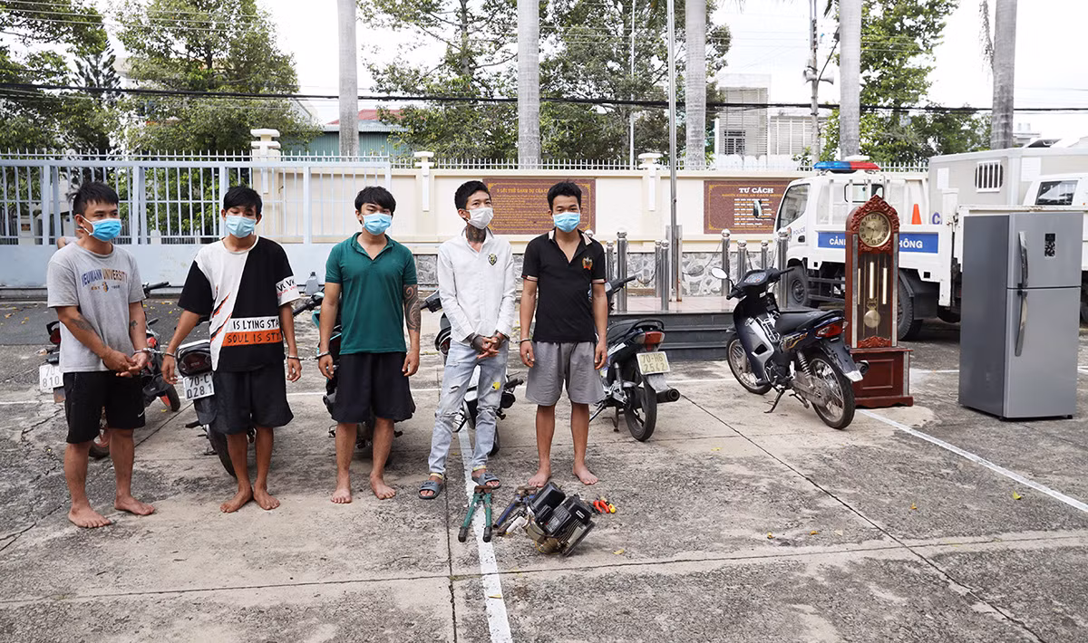 Nhóm “dơi đêm” thực hiện hàng loạt vụ trộm -0