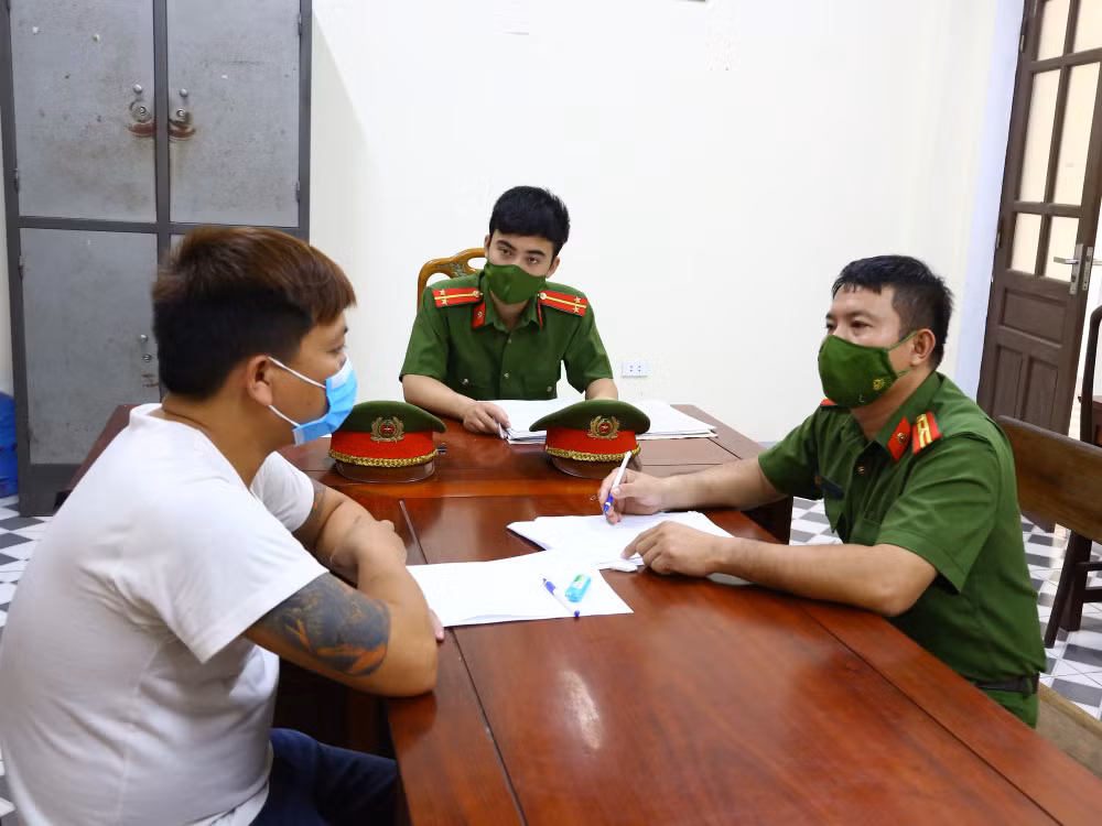Khởi tố bắt giam đối tượng “Chống người thi hành công vụ” ở chốt kiểm soát COVID-19 -0