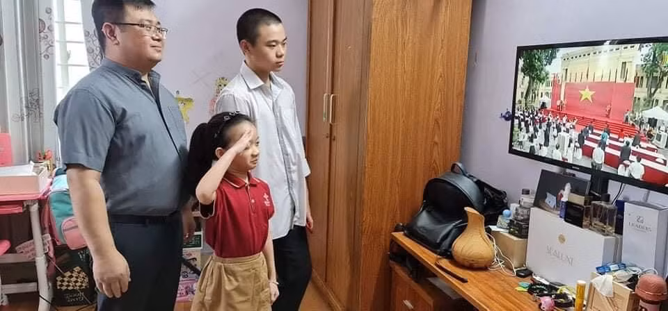 Nhiều cảm xúc trong lễ khai giảng năm học mới “chưa từng có” -0