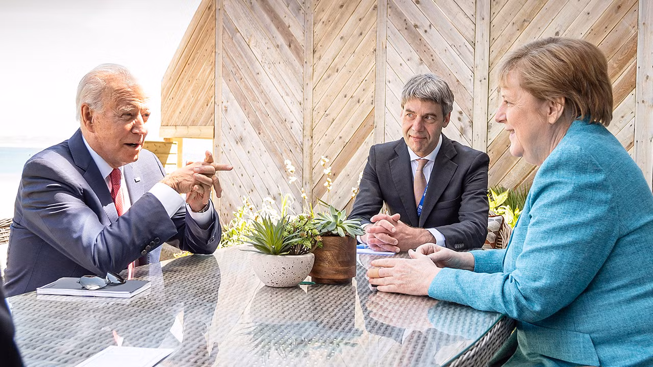 Bà Merkel 