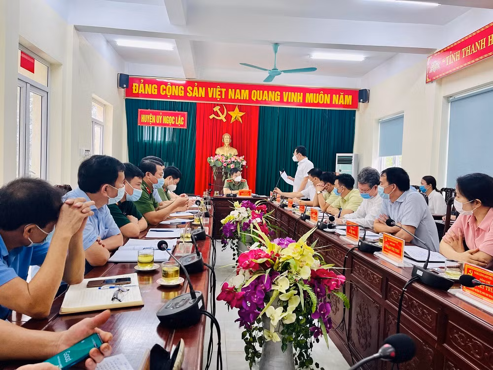 Giám đốc Công an Thanh Hóa kiểm tra công tác chống dịch tại huyện Ngọc Lặc -0