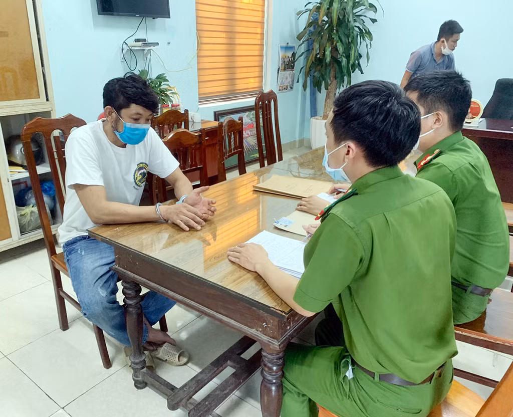 Bắt đối tượng tàng trữ hơn 1.500 viên ma túy tổng hợp -0