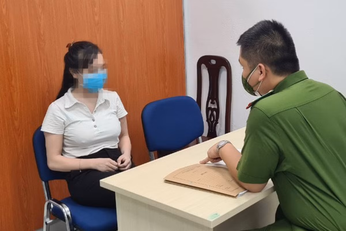 Bán phấn buôn hương bất chấp dịch bệnh -0
