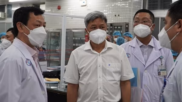 Mất hàng trăm triệu đồng để truyền thuốc thải độc do dùng thuốc Nam sai cách ảnh 4