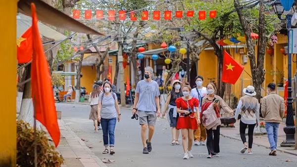 Khánh Hòa đón hơn 65.000 du khách trong 5 ngày Tết ảnh 3