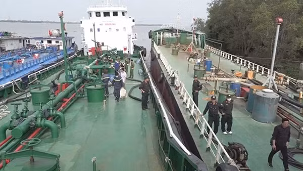 Truy tố đối tượng trong đường dây buôn lậu, trốn thuế ảnh 2