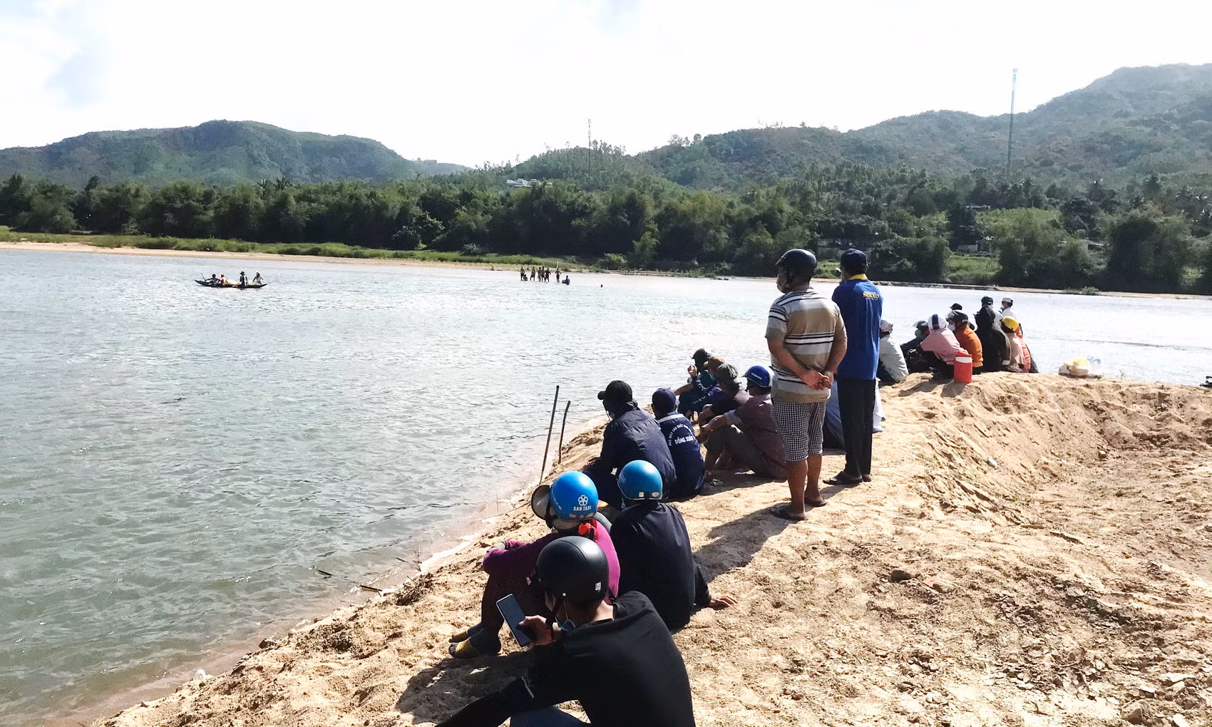  Tìm thấy thi thể nam thiếu niên sau hơn 40 giờ chết đuối -0