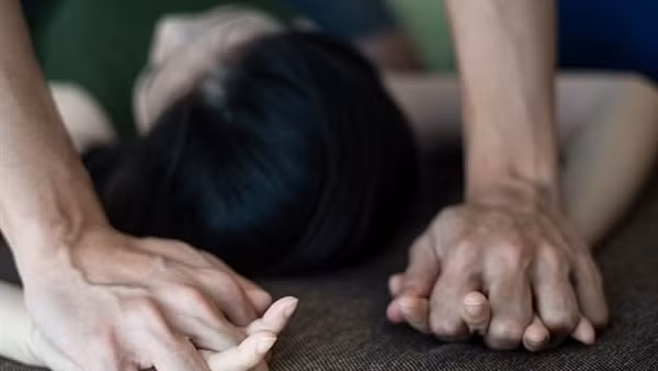 Khi cha dượng hóa yêu râu xanh ảnh 5