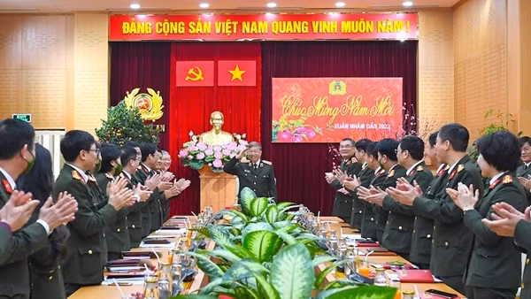 Lan tỏa mô hình “Con nuôi Công an xã” ảnh 8