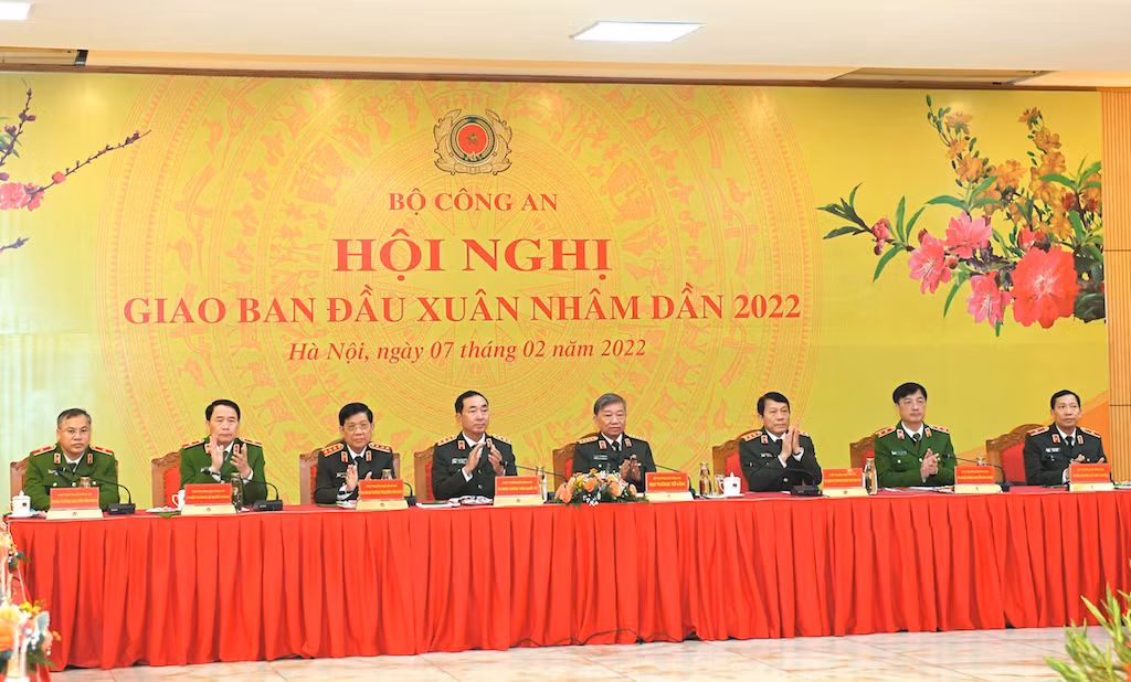 Lực lượng CAND bảo đảm an ninh, an toàn cho Nhân dân vui Tết cổ truyền -0