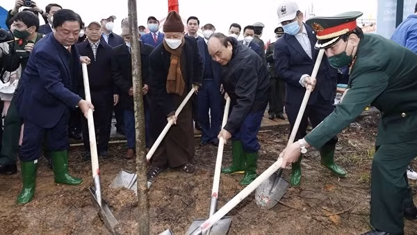 Công an TP Hồ Chí Minh phát động “Tết trồng cây đời đời nhớ ơn Bác Hồ” ảnh 4