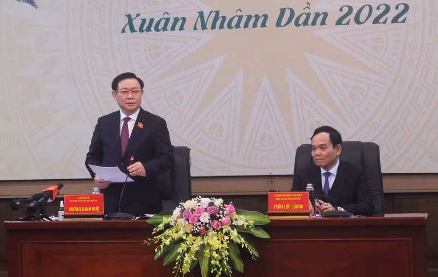 Chủ tịch Quốc hội Vương Đình Huệ thăm và chúc Tết tại Hải Phòng -0