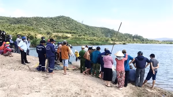 Vụ thi thể sinh viên trên sông Sài Gòn: Không có dấu hiệu án mạng ảnh 2