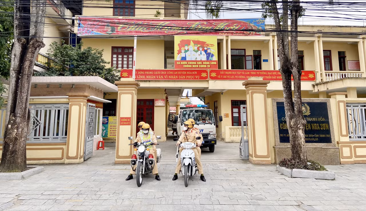 Lực lượng CSGT Thanh Hoá ra quân tuyên truyền, xử lý vi phạm trật tự ATGT -0