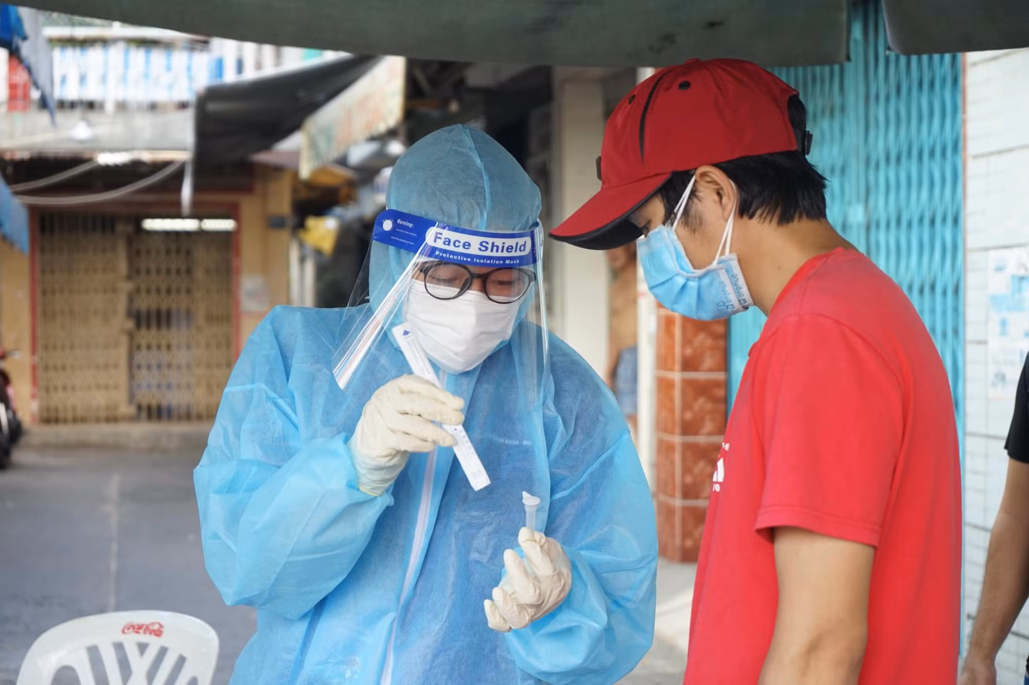 TP Hồ Chí Minh người dân tự lấy mẫu xét nghiệm COVID-19 tại nhà -0