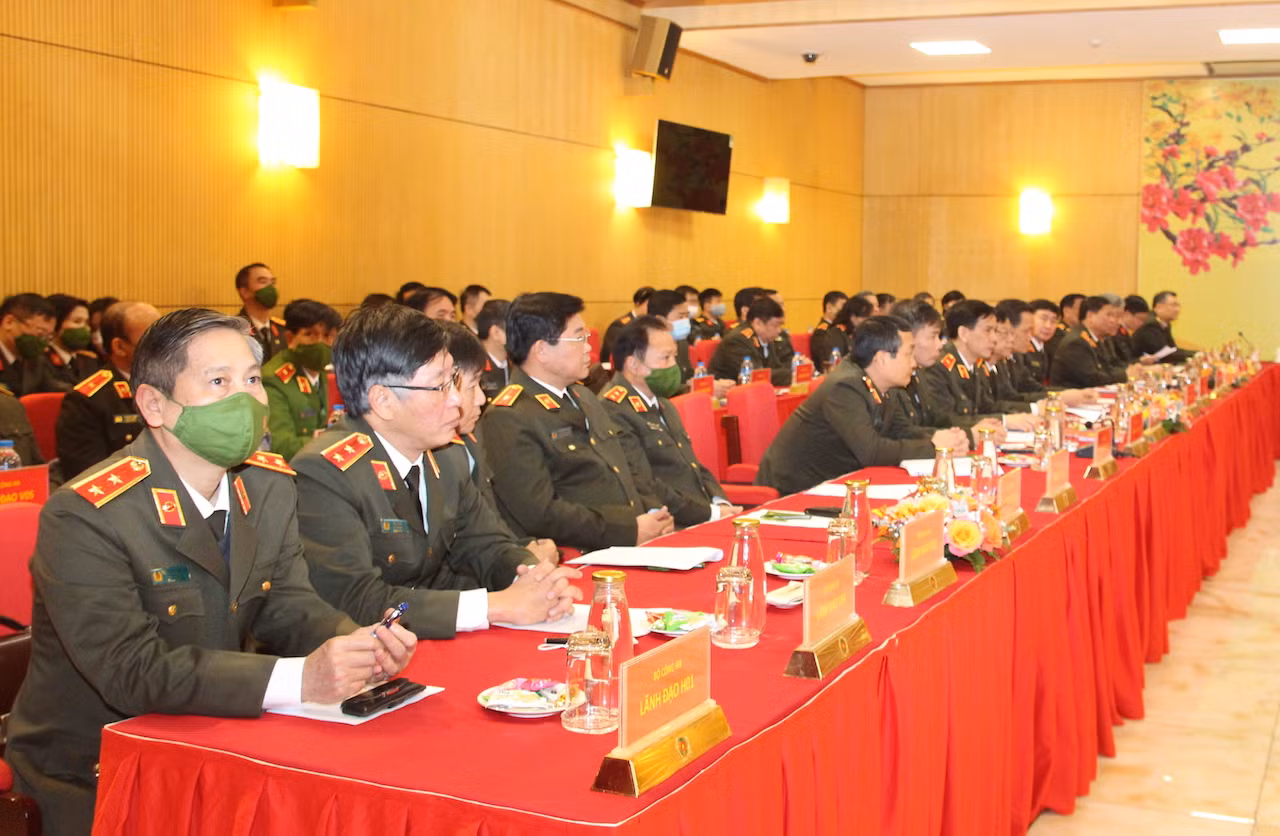 Lực lượng CAND bảo đảm an ninh, an toàn cho Nhân dân vui Tết cổ truyền -1