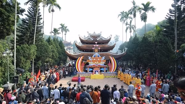 Bảo đảm an ninh, an toàn cho du khách vãn cảnh Chùa Hương ảnh 12
