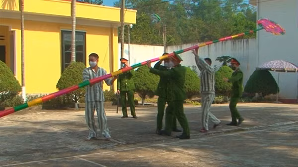 Đôi vợ chồng vượt qua lầm lỡ ảnh 2