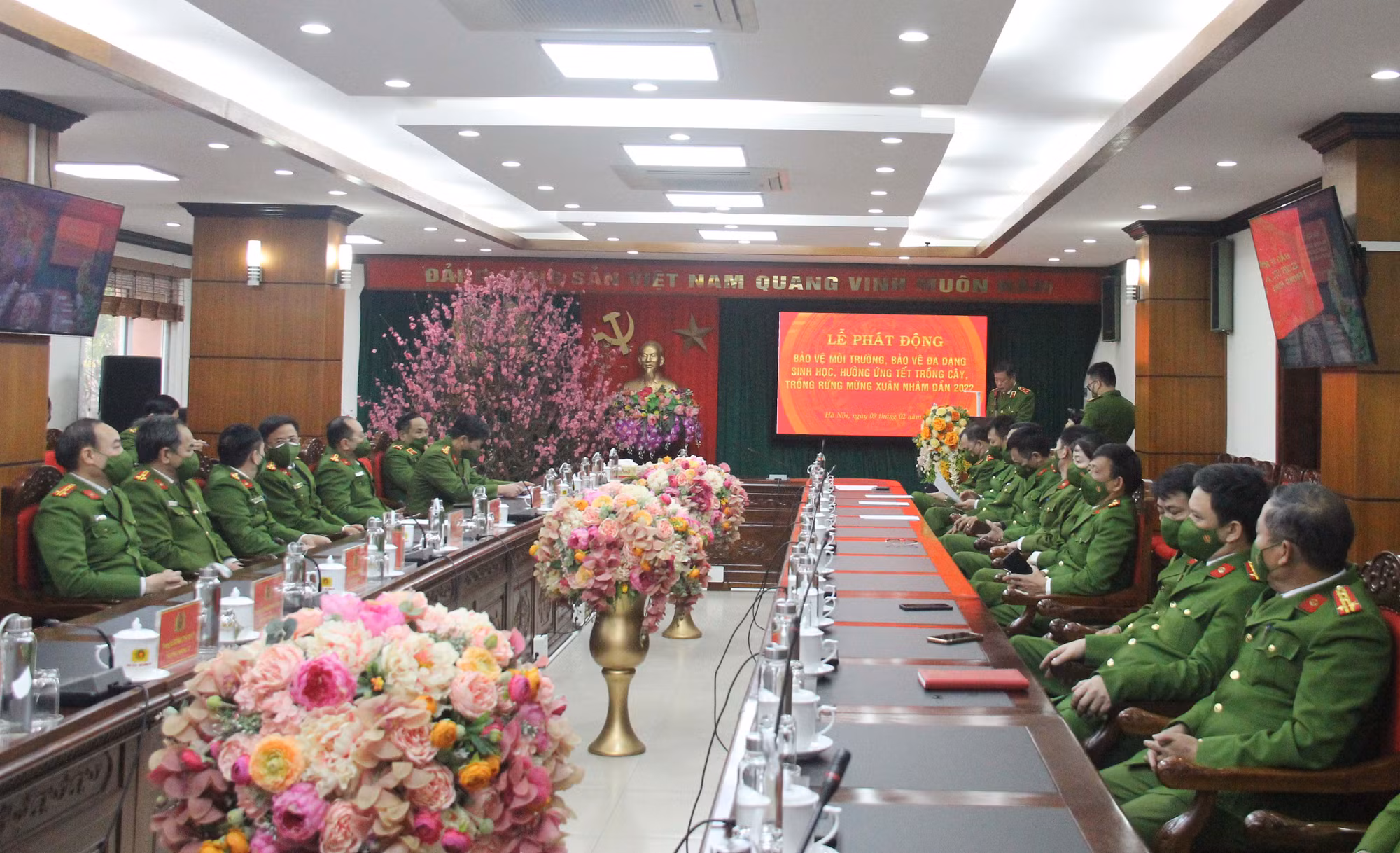Lực lượng Cảnh sát Trại giam phấn đấu trồng 300 nghìn cây xanh trong năm 2022 -1