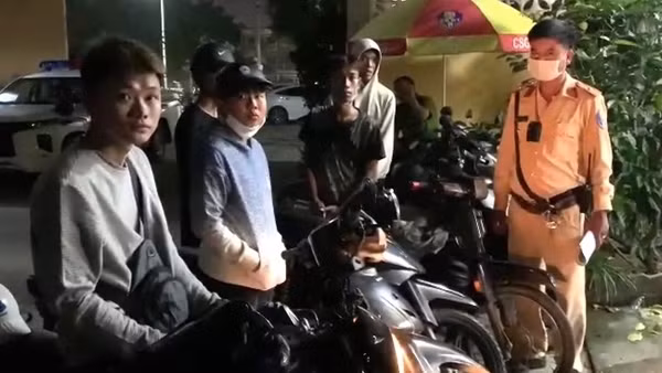 Truy xét nhóm “quái xế”, phát hiện 2 đối tượng trộm cắp tài sản