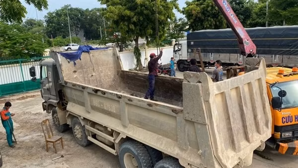 Trong một năm, đăng kiểm phát hiện hơn 19.400 xe cơi nới thành thùng